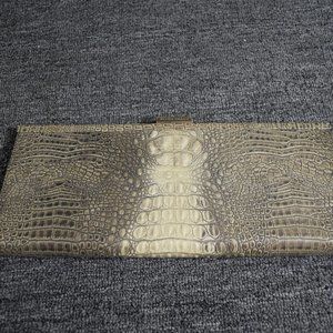 New w/tags Ellen Tracy Alligator skin clutch hand